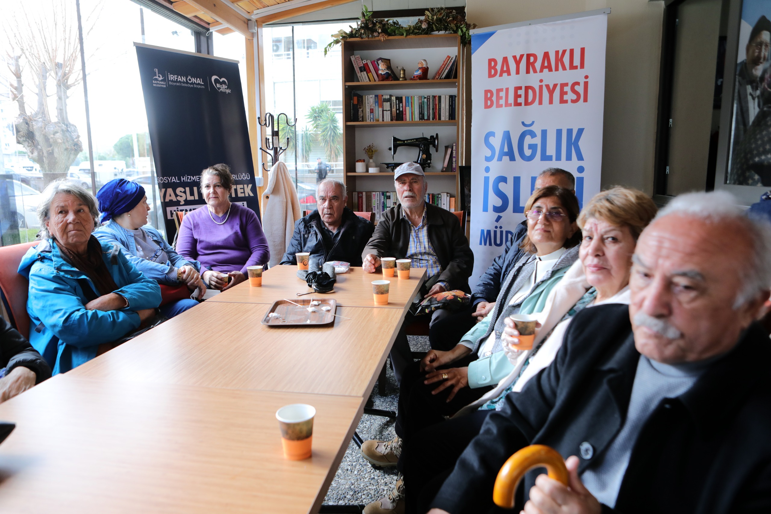 Bayraklı'da ileri yaşa 'gülümseten' eğitim 2 Bayraklı'da ileri yaşa 'gülümseten' eğitim