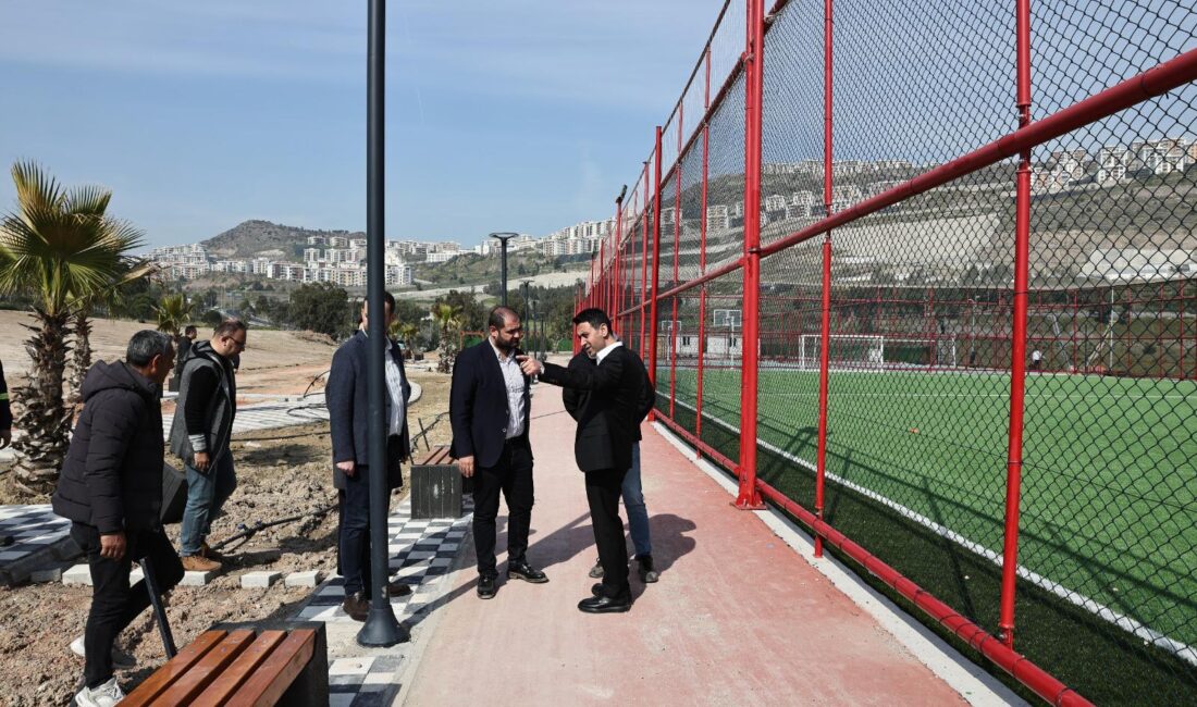 Sadece bir futbol sahası değil, tam teşekküllü bir yaşam alanı!

