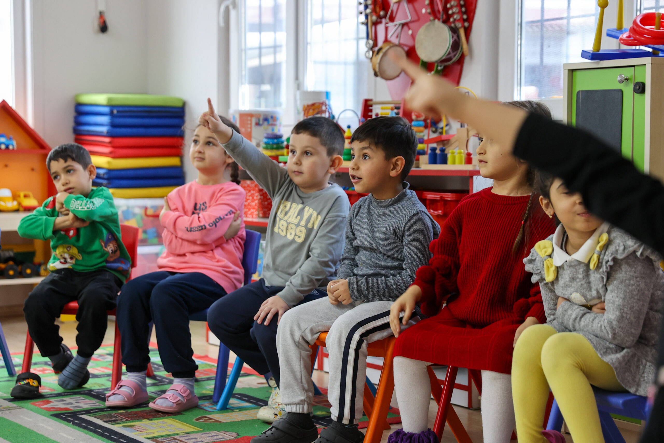 Buca’da miniklerin "İlk Kütüphane" heyecanı! Başkan Duman: Okuyan bir nesil yetiştiriyoruz