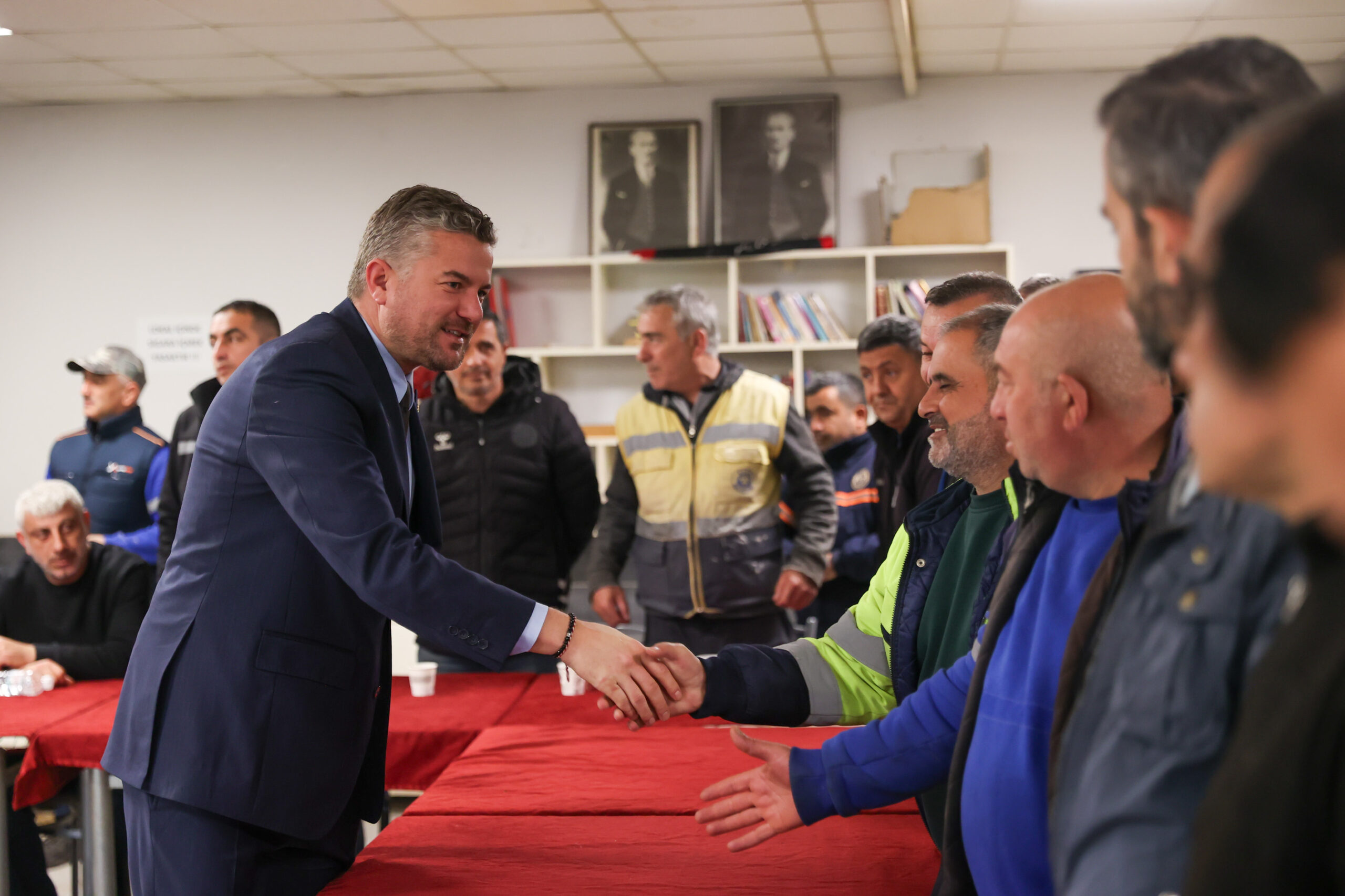 Başkan Duman'dan bayram öncesi personele müjde: "Dün imzaları attık, bayram sonrası hesaplarda"