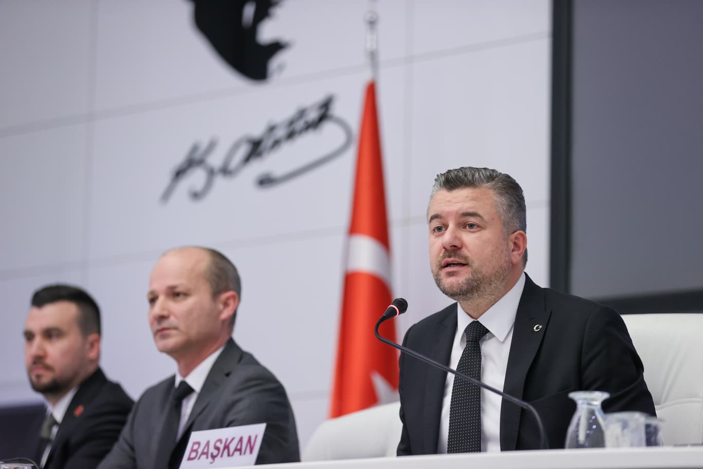 Buca Meclisi’nde 'Gazoz Fabrikası' gerilimi: “Bir an önce geçmesi için taahhüt mü verildi?"