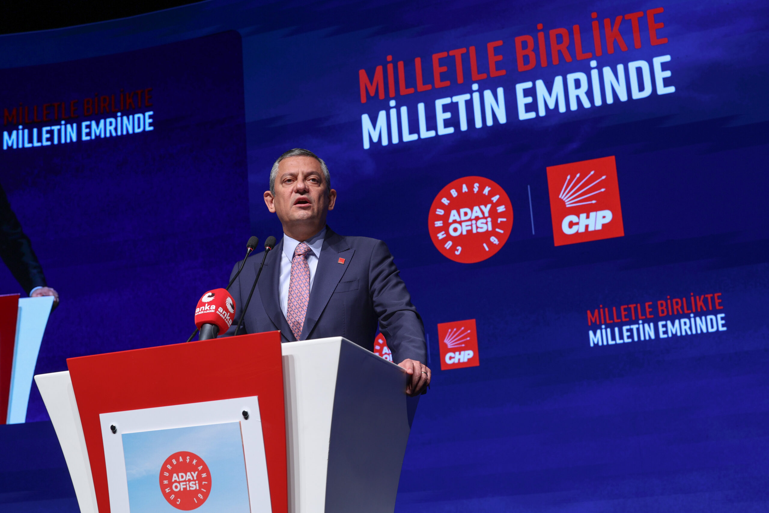 CHP Genel Başkanı Özgür Özel, "Milletle Birlikte, Milletin Emrinde" buluşmasında