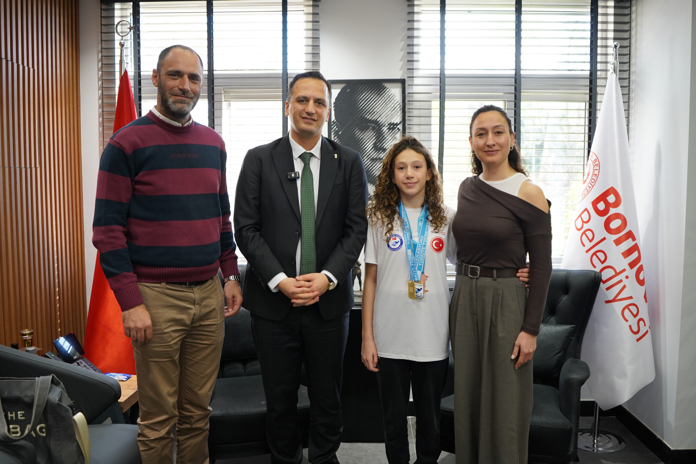 Bornova’dan dünyaya uzanan başarı: Şampiyonlar Ömer Eşki’nin konuğu oldu!