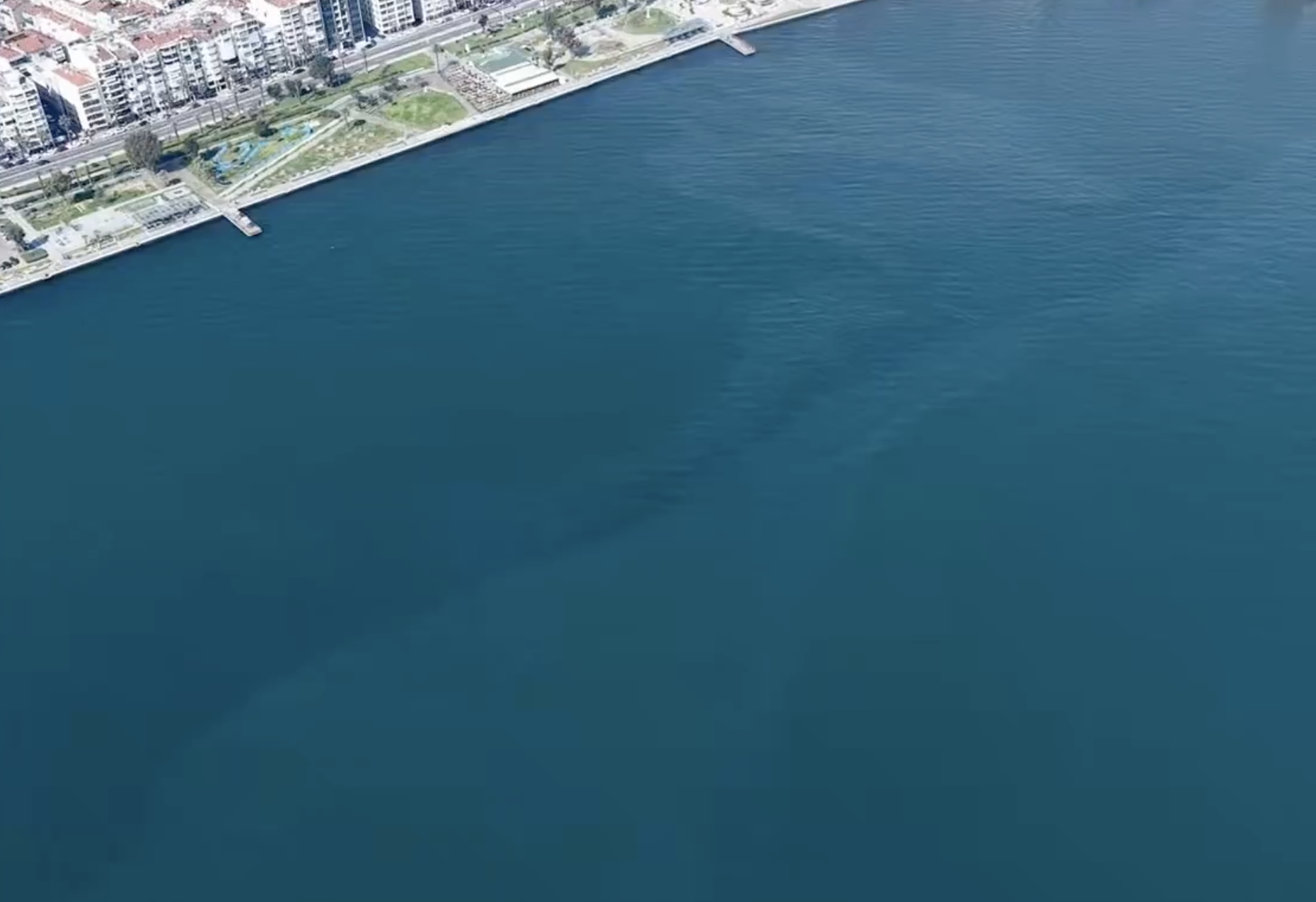 İzmir Büyükşehir Belediye Başkanı Dr. Cemil Tugay, İzmir Körfezi’nde bugün