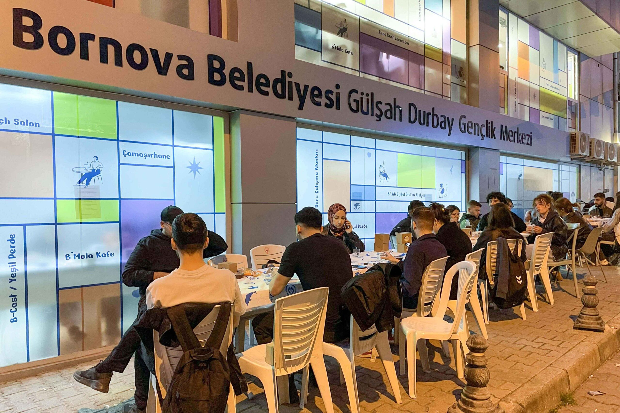 Başkan Eşki gençlerle iftarda: 'Her zaman yanınızdayız'