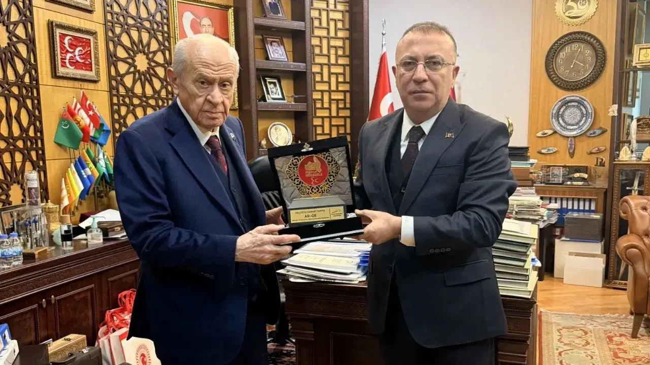 "Sızan ajan" dedi, "Dümenci" dedi ve istifa etti... Yönter ile