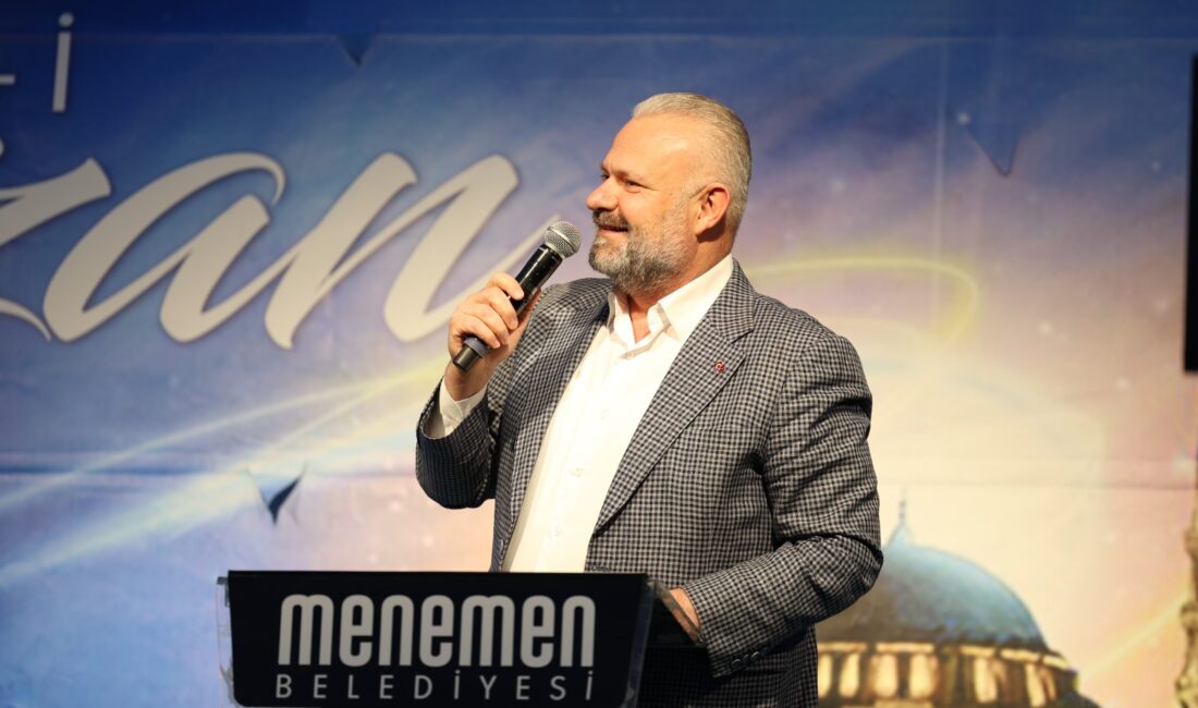 Menemen Belediye Başkanı Aydın Pehlivan, vatandaşların Ramazan Bayramı'nı kutladı. Pehlivan,