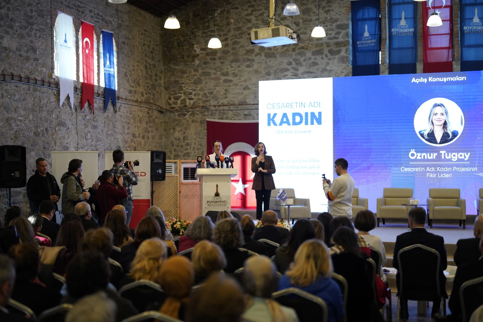 “Bir toplum kadınlarının hayalleriyle şekillenir”: İzmir’in güçlü kadınları "Cesaret" için birleşti!