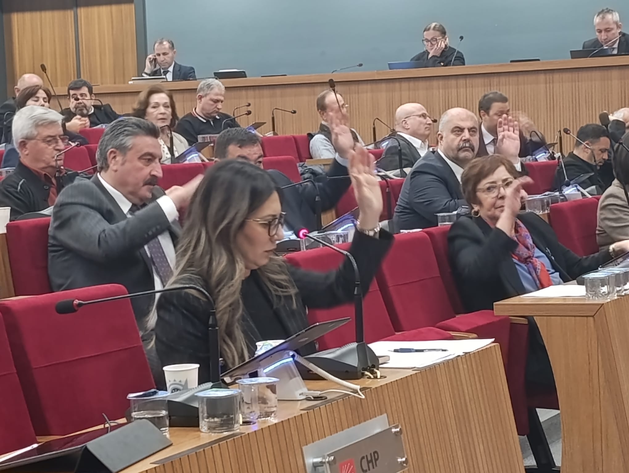 İZBAN'da icra krizine meclis müdahalesi: 100 milyon teminat kullanılacak 1 İZBAN'da icra krizine meclis müdahalesi: 100 milyon teminat kullanılacak