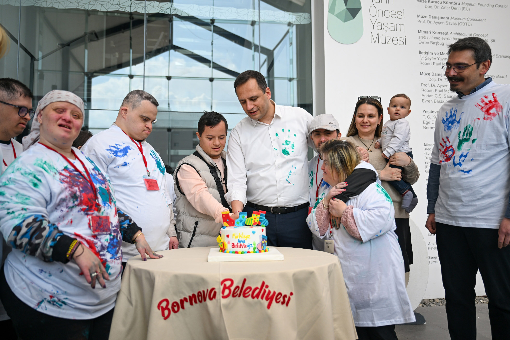 Bornova'da tarih ve sevgi buluştu: 8 bin 500 yıllık Yeşilova Höyüğü'ne anlamlı iz 3 Bornova'da tarih ve sevgi buluştu: 8 bin 500 yıllık Yeşilova Höyüğü'ne anlamlı iz