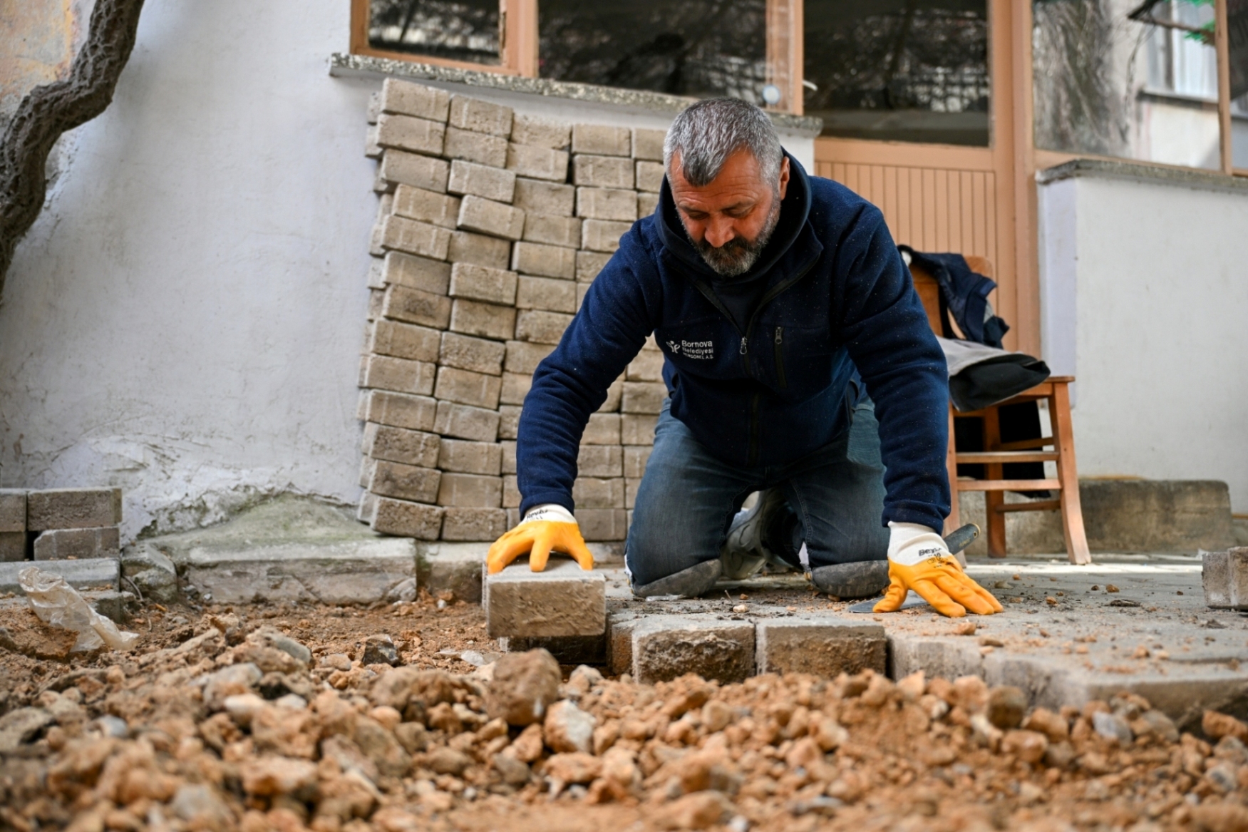 Bornova’da yol seferberliği: 9 koldan eş zamanlı çalışma başladı 3 Bornova’da yol seferberliği: 9 koldan eş zamanlı çalışma başladı