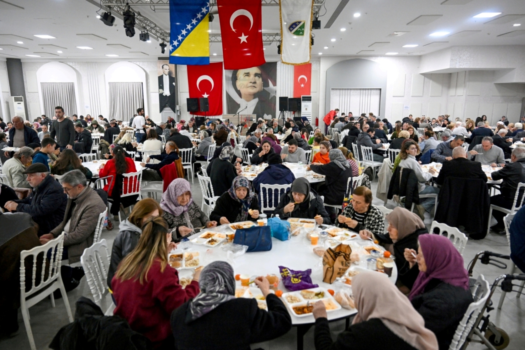 Bosna Hersek’in bağımsızlık coşkusu Bornova’da: "İki devlet, iki bayrak, tek millet"