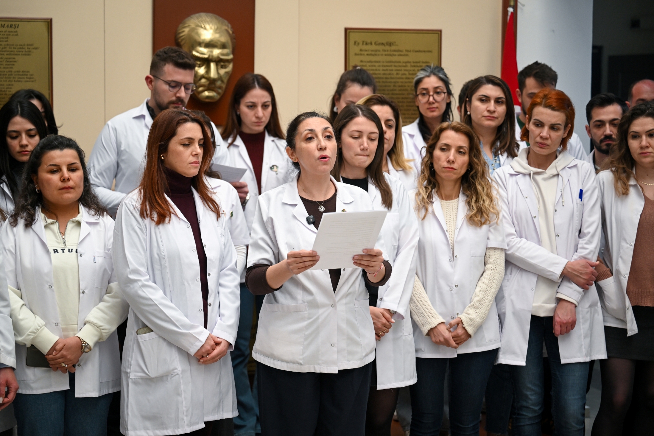 Bornova'da öğretmenlerden 'Güvenli Okul' nöbeti: