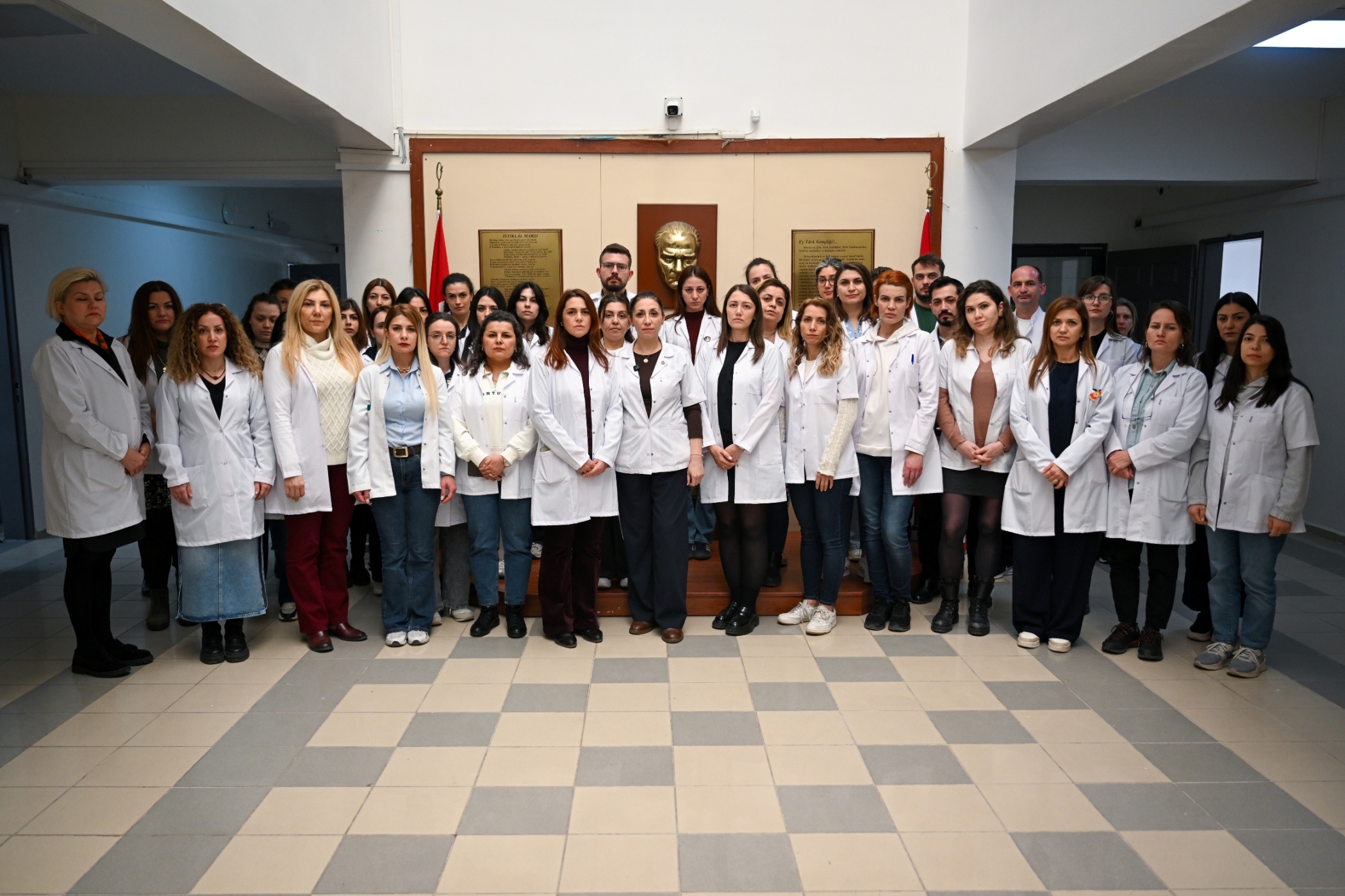 Bornova'da öğretmenlerden 'Güvenli Okul' nöbeti: