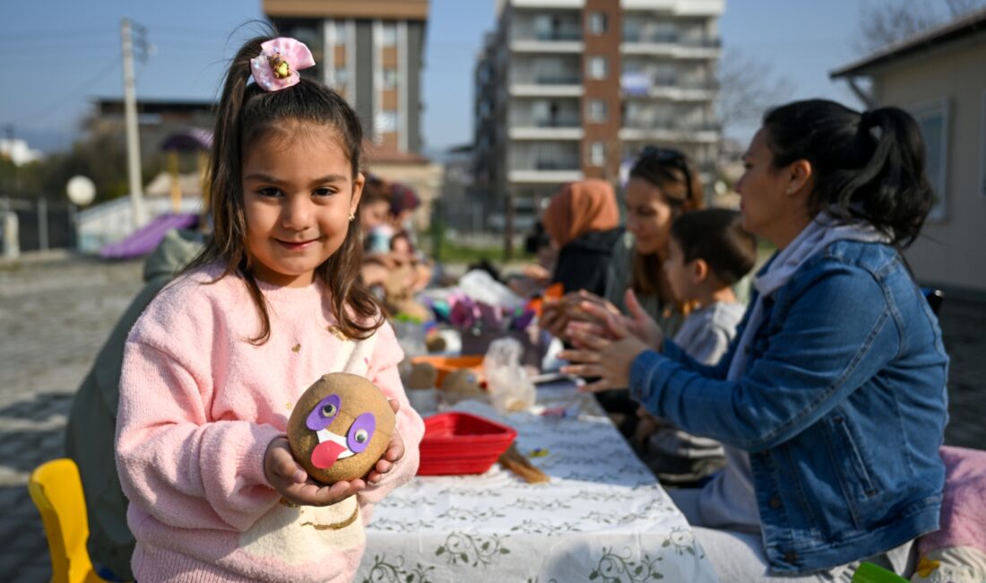 Bornova Belediyesi Çocuk Oyun ve Aktivite Merkezleri’nde düzenlenen Çim Adam