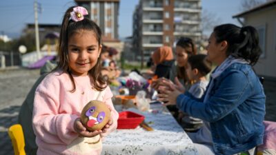 Bornova Belediyesi Çocuk Oyun ve Aktivite Merkezleri’nde düzenlenen Çim Adam