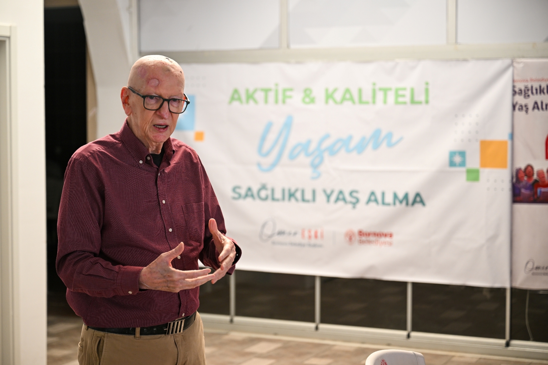 Bornova’nın çınarları yapay zekayla tanıştı: Kuşak farkı dijital köprülerle aşılıyor