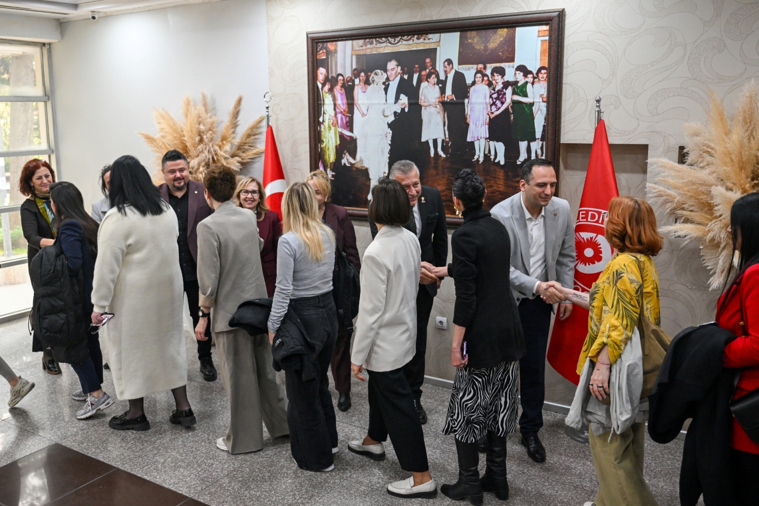 Başkan Ömer Eşki’den sert bayram mesajı: "İnadına demokrasi demeye devam edeceğiz!"