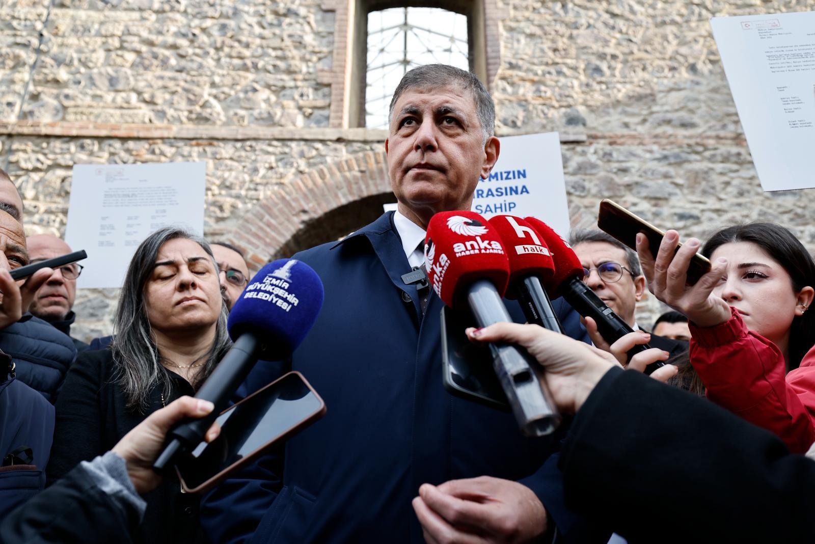 Tugay Meslek Fabrikası önünde 'tahliye direnişi' başlattı: 'Çözülene kadar gitmeyeceğim'