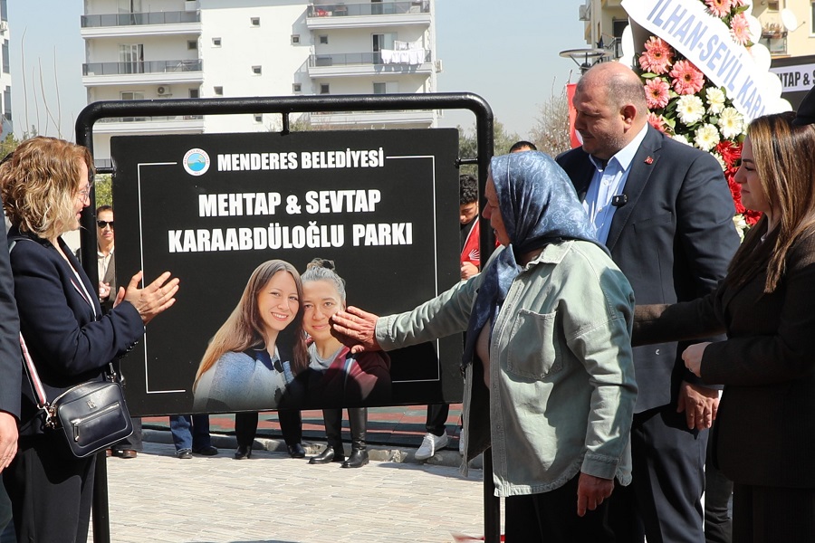 Menderes'te duygu dolu açılışı: Deprem şehidi kardeşlerin anısı parkta yaşayacak