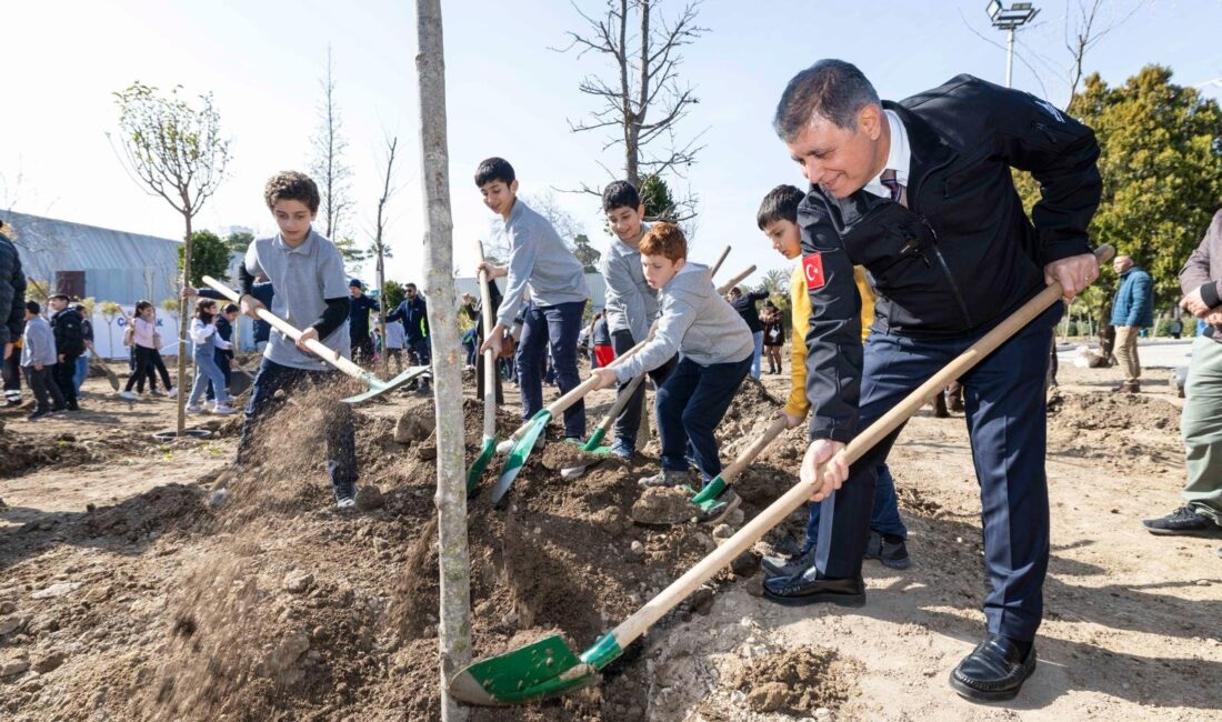 İzmir Büyükşehir Belediyesi, Kültürpark’ta griyi yeşile mahkum etti! Atlas Pavyonu