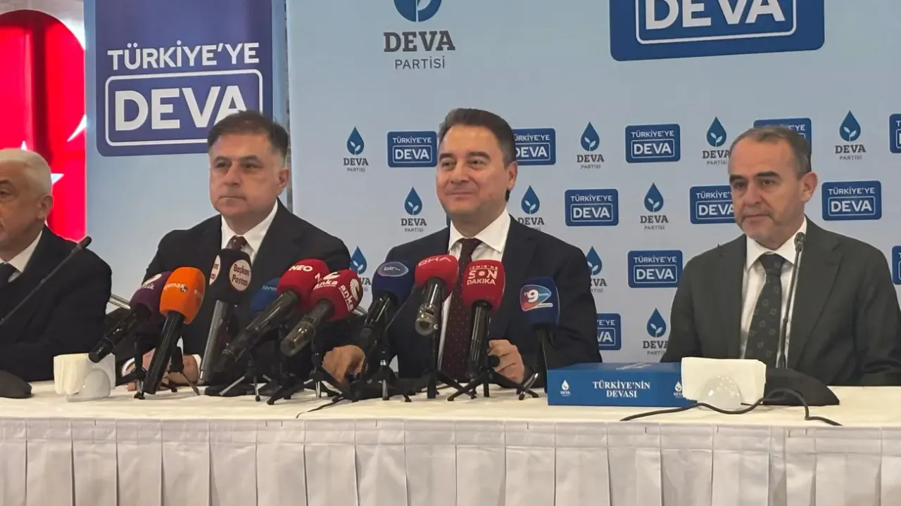 Ali Babacan'dan İzmir'de kritik mesajlar: Elektrik fabrikası ve İzmir Limanı tepkisi