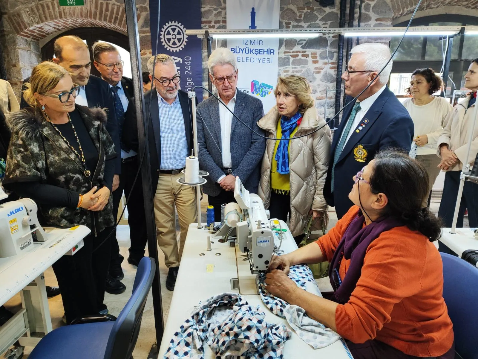 İzmirli kadınların "Altın İğne"si dünyanın markajında! Arezzo’dan Meslek Fabrikası’na tam not