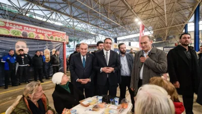 Balçova Teleferik ve Narlıdere Kapalı Pazaryeri'nde dev iftar buluşması! Başkan