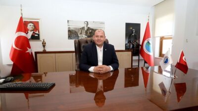 İlçedeki 44 mahalle muhtarı, taleplerinin kısa sürede yerine getirilmesi nedeniyle