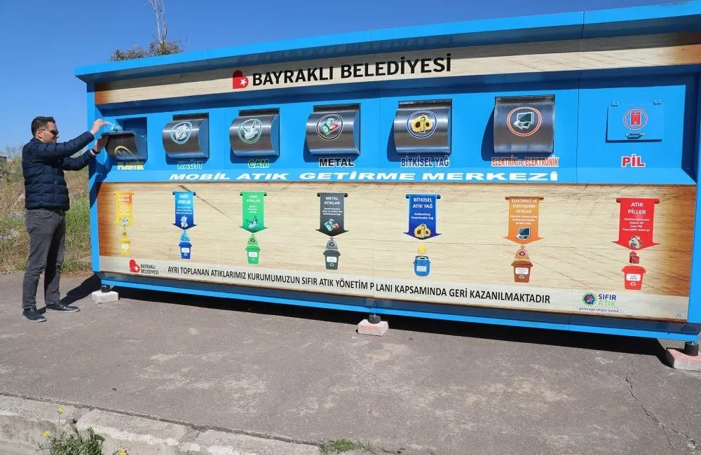 Bayraklı Belediyesi, çevre kirliliğini önlemek ve geri dönüşümü yaygınlaştırmak amacıyla