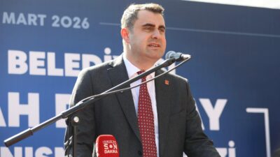 Meslek Fabrikası'ndaki polis baskınına tepki gösteren Çağatay Güç, demokratik mücadele