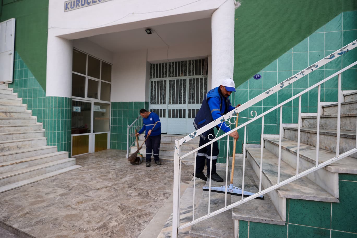 Buca’da Bayram hazırlığı tamam! İbadethanelerde dev hijyen harekatı