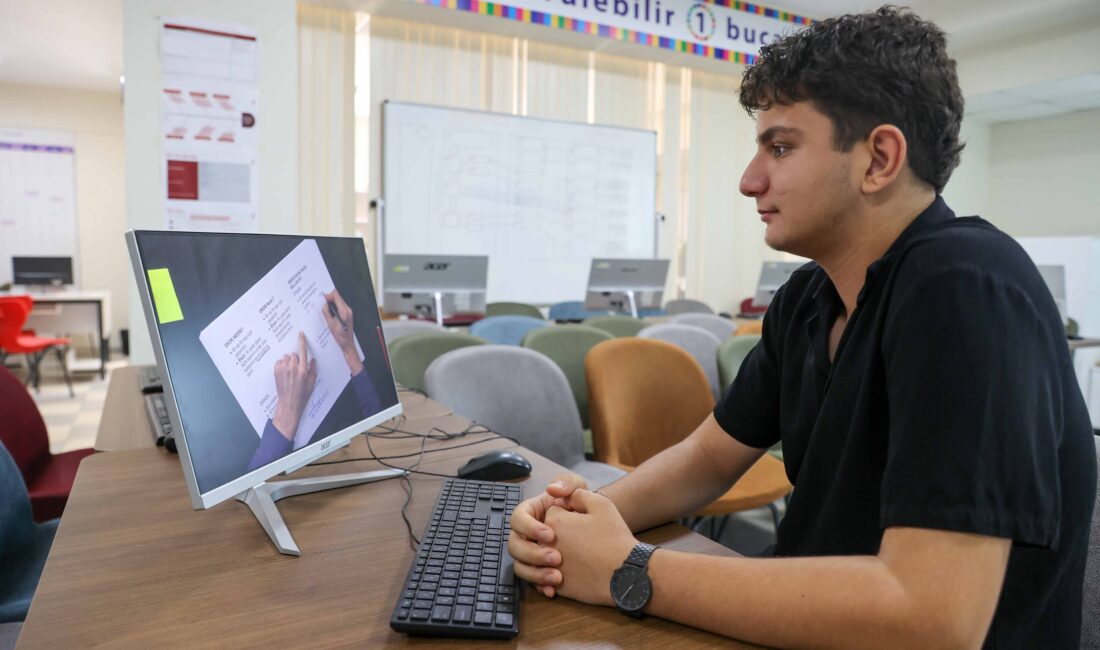 Buca’da sınav heyecanı yaşayan gençler için dev bir destek hamlesi