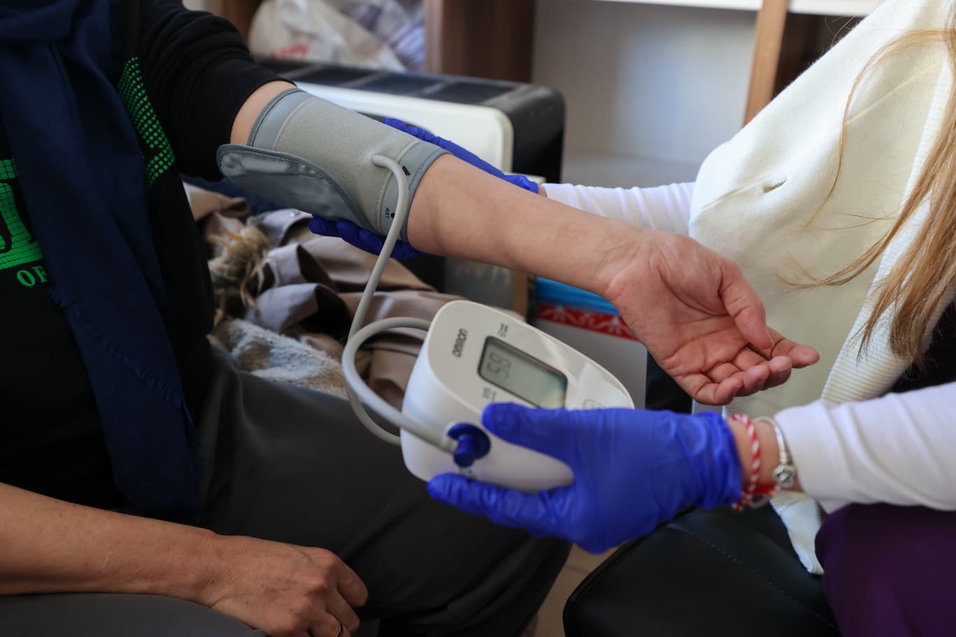 Buca’da "Köşe Bucak" şifa dağıtılıyor: Ücretsiz sağlık taraması mahallenizde!