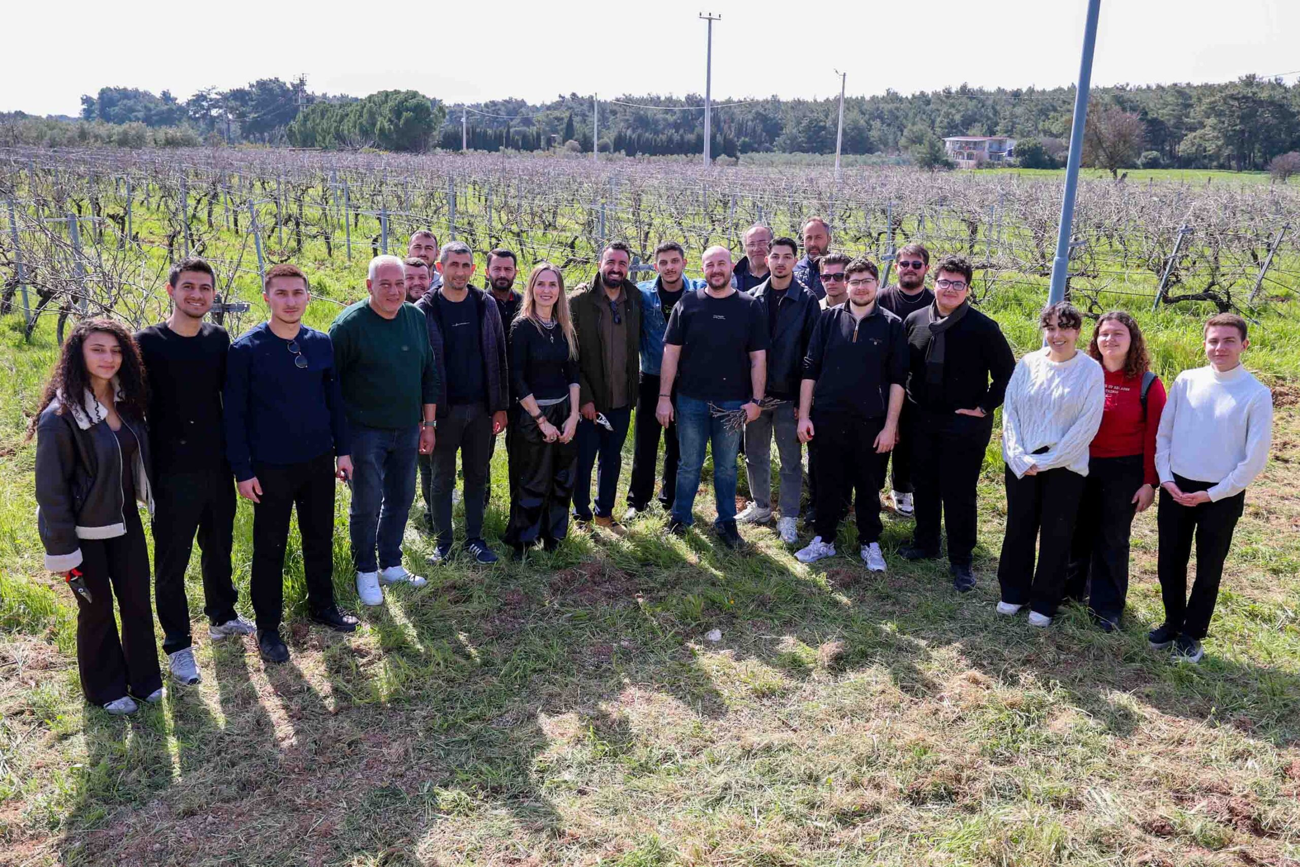 Buca'da tarım ve akademi el ele: Bilgi toprakla buluşuyor