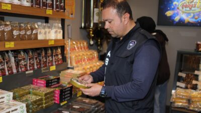 Bayraklı’da bayram şekeri ve tatlısı alacaklar dikkat! 

Bayraklı Belediye Başkanı