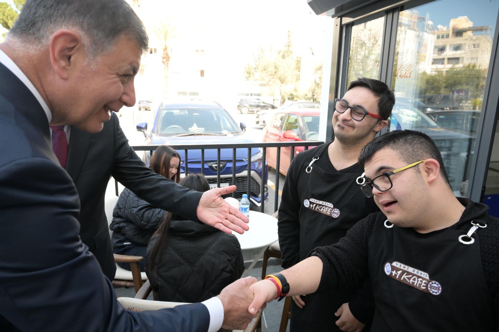 İzmir’den Lefkoşa’ya "spor parkı" müjdesi: Başkan Tugay’dan KKTC’de kritik protokol 7 İzmir’den Lefkoşa’ya "spor parkı" müjdesi: Başkan Tugay’dan KKTC’de kritik protokol