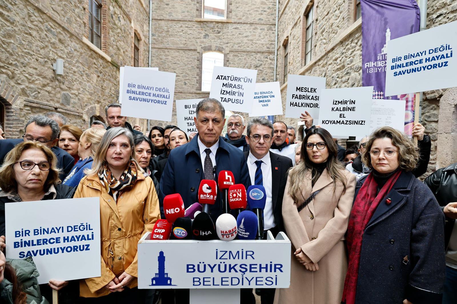 Başkan Tugay'dan flaş açıklama: 'Telefonlarıma dönen yok; kimseye ulaşamadım'