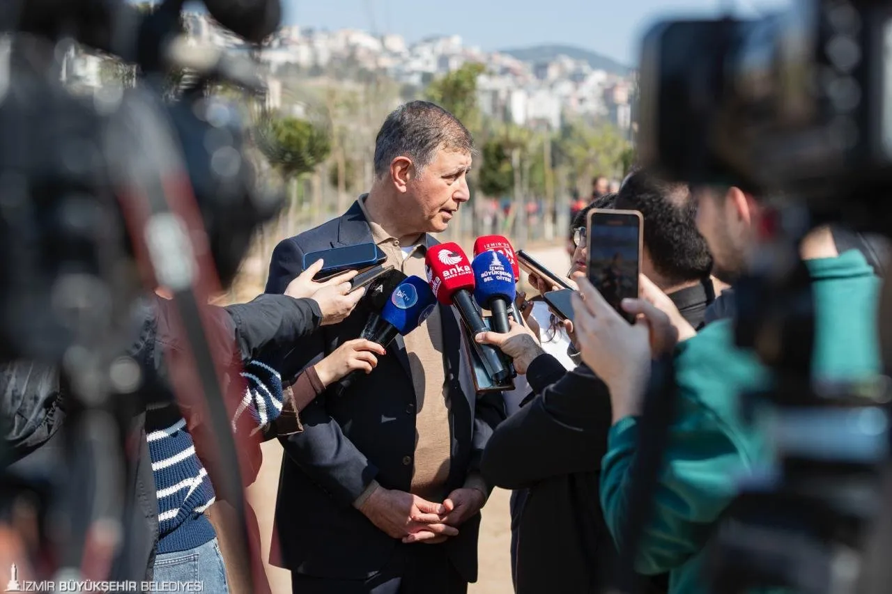 Başkan Tugay'dan İZBAN, Körfez ve Vakıflar çıkışı
