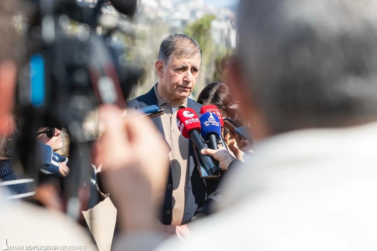 İzmir Büyükşehir Belediye Başkanı Dr. Cemil Tugay, mikro orman açılışının