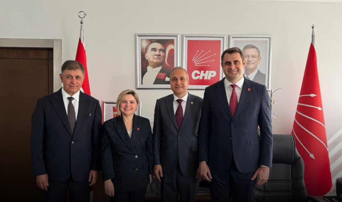 İzmir Büyükşehir Belediye Başkanı Cemil Tugay ve İl Başkanı Çağatay