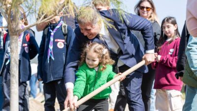 İzmir Büyükşehir Belediye Başkanı Dr. Cemil Tugay, Çocuk Meclisi’nin talebine