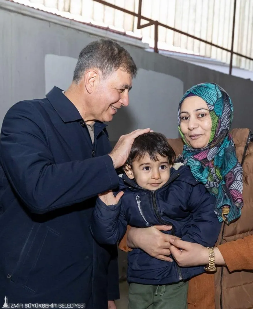 Büyükşehir’in gönül sofrası bu kez Menemen’de: “Dualarımız refah olarak dönsün” 6 Büyükşehir’in gönül sofrası bu kez Menemen’de: “Dualarımız refah olarak dönsün”