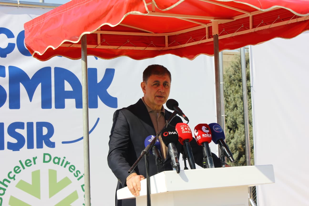 Tugay'dan itfaiyeye mikro orman jesti ve işe alma açıklaması: 'Ben değil komisyon alıyor'