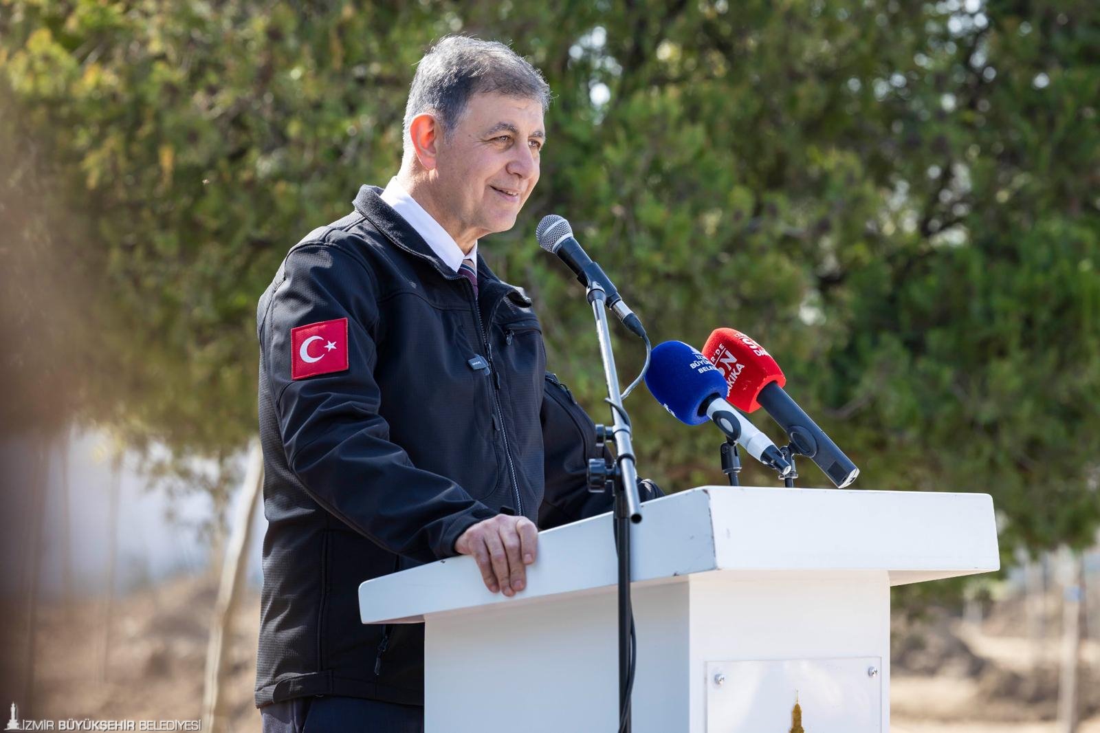 İzmir'e 190 yeni nefes: Beton söküldü, umut filizlendi