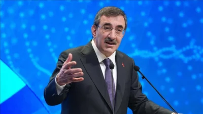 Cumhurbaşkanı Yardımcısı Cevdet Yılmaz, bugün İzmir’de ekonomi, sosyal hizmetler ve