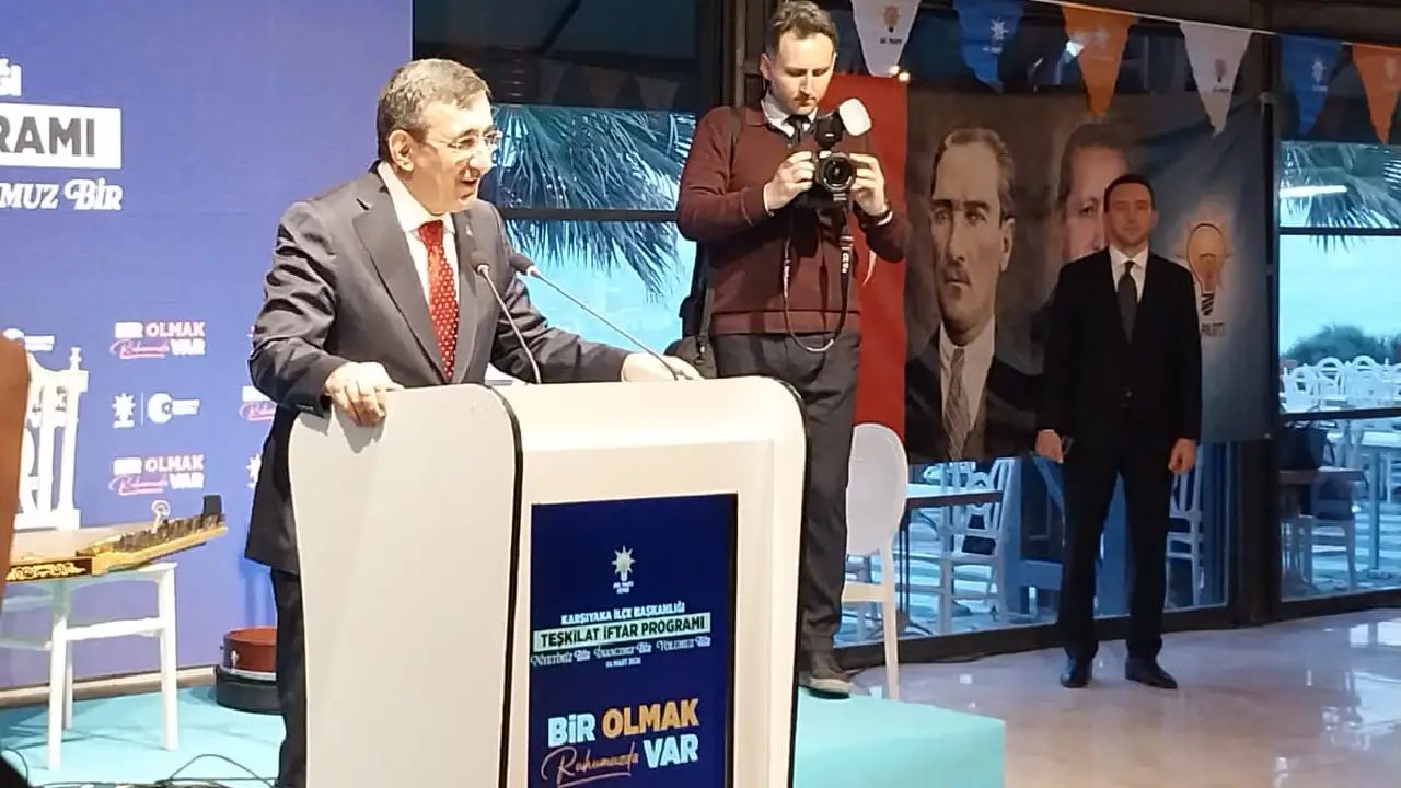 Cumhurbaşkanı Yardımcısı Yılmaz İzmir'de konuştu: 'Yerel yönetimler görevini yapsın'