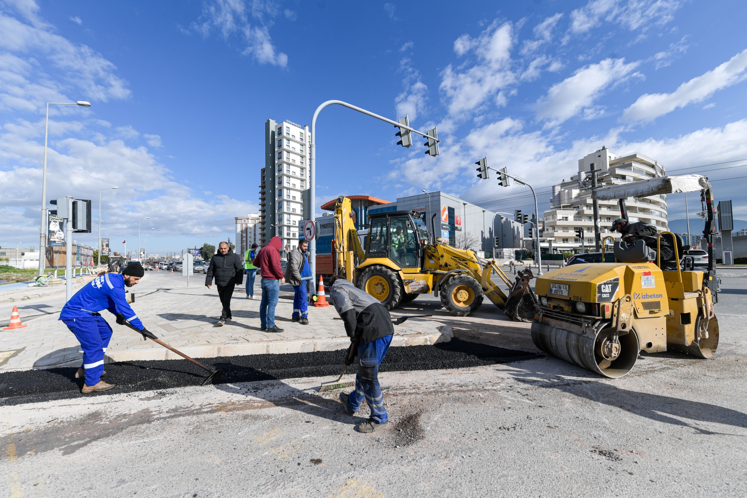İzmir trafiğine 'şerit' ayarı: Çiğli Ve Gaziemir’de araç kuyrukları tarihe karışacak