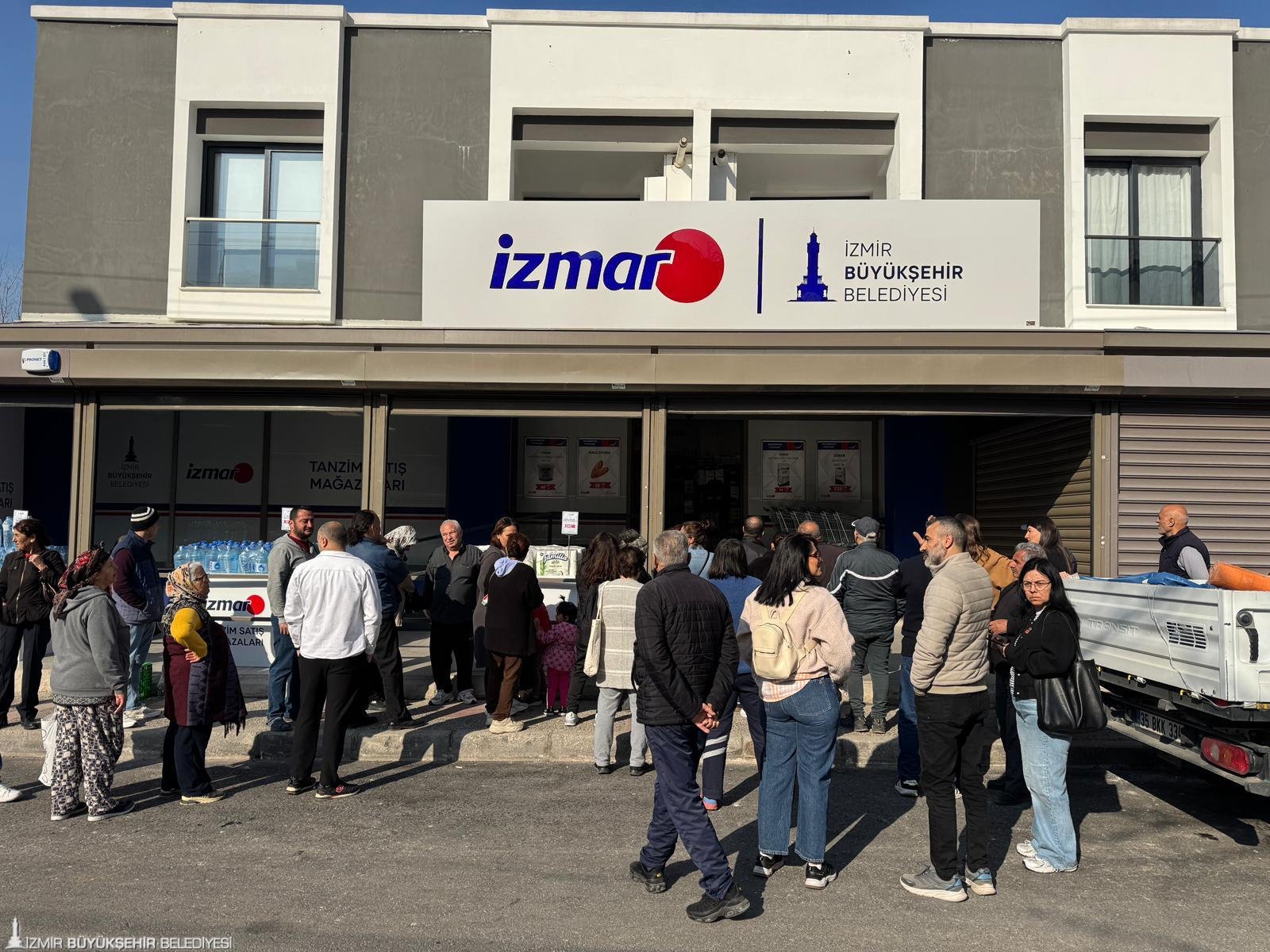 İZMAR Çiğli’de kapılarını açtı: 21’inci mağazaya büyük ilgi