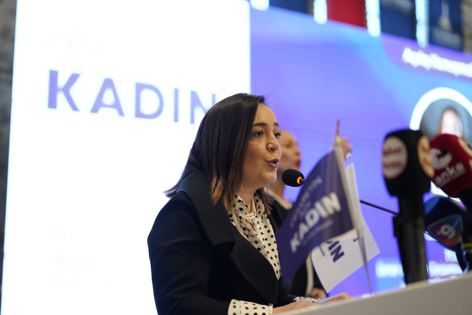 “Bir toplum kadınlarının hayalleriyle şekillenir”: İzmir’in güçlü kadınları "Cesaret" için birleşti! 8 “Bir toplum kadınlarının hayalleriyle şekillenir”: İzmir’in güçlü kadınları "Cesaret" için birleşti!